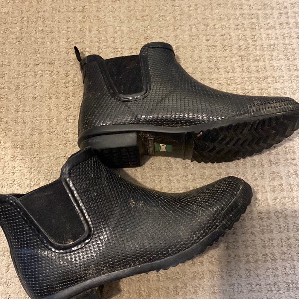 Cougar size 7 rubber rain boots